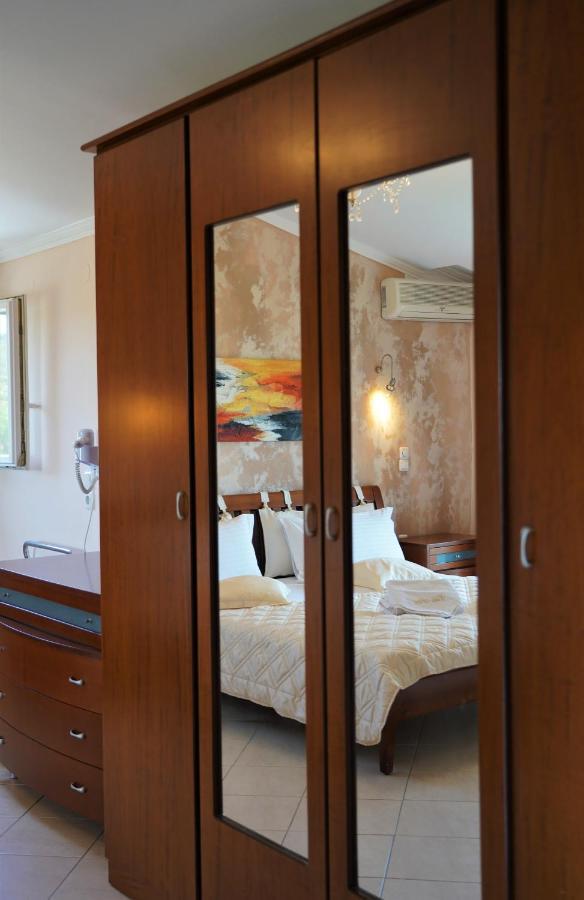 Villa Ilias ปาร์กา ภายนอก รูปภาพ
