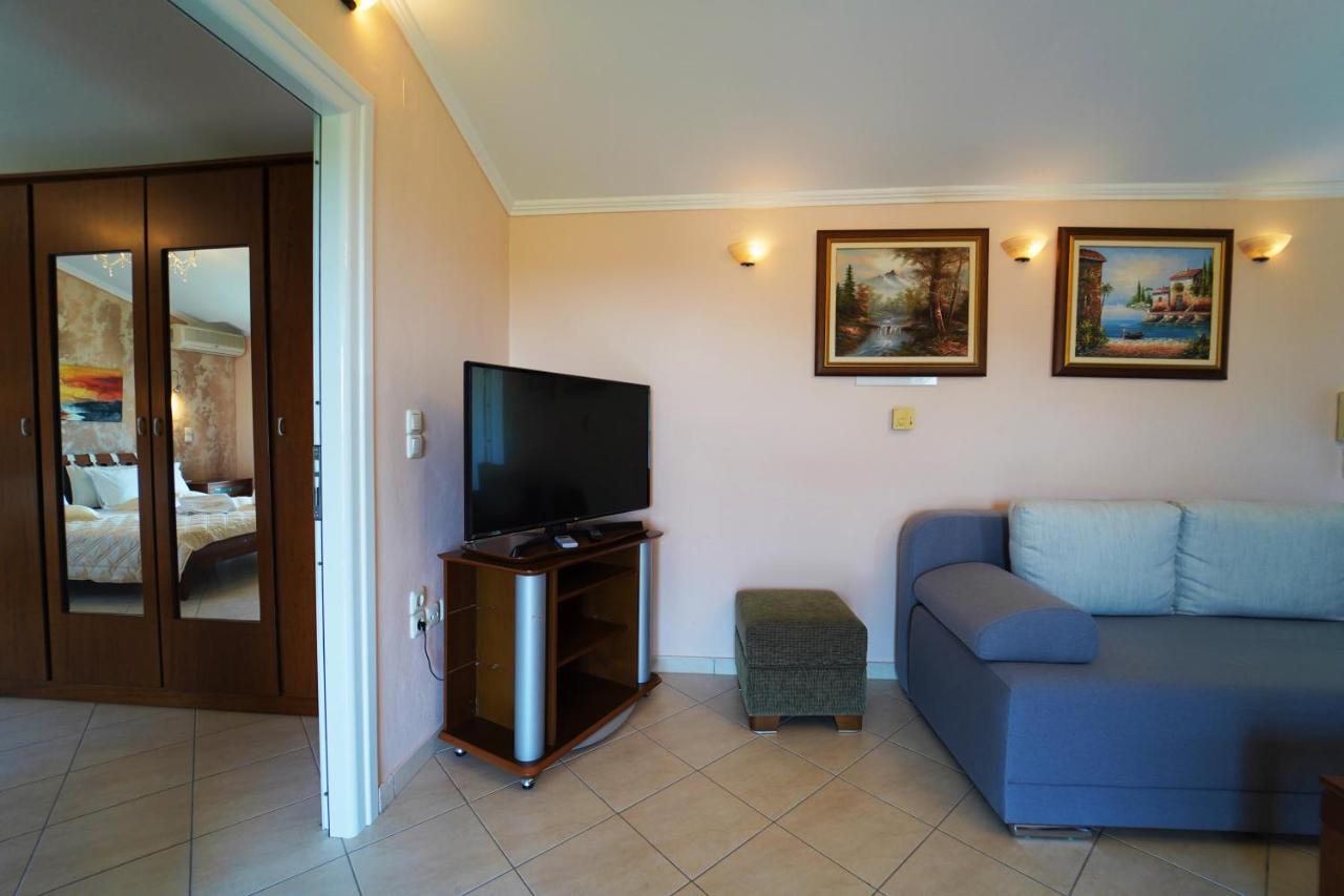 Villa Ilias ปาร์กา ภายนอก รูปภาพ