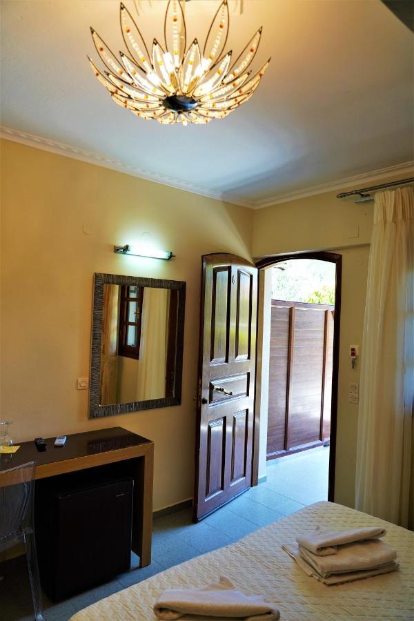 Villa Ilias ปาร์กา ภายนอก รูปภาพ