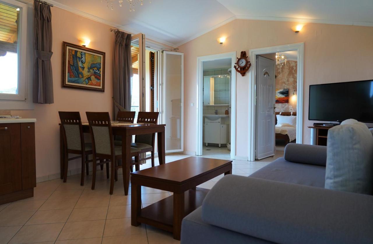 Villa Ilias ปาร์กา ภายนอก รูปภาพ