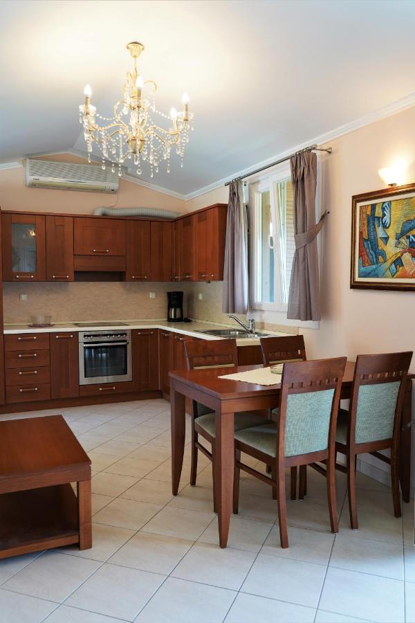 Villa Ilias ปาร์กา ภายนอก รูปภาพ